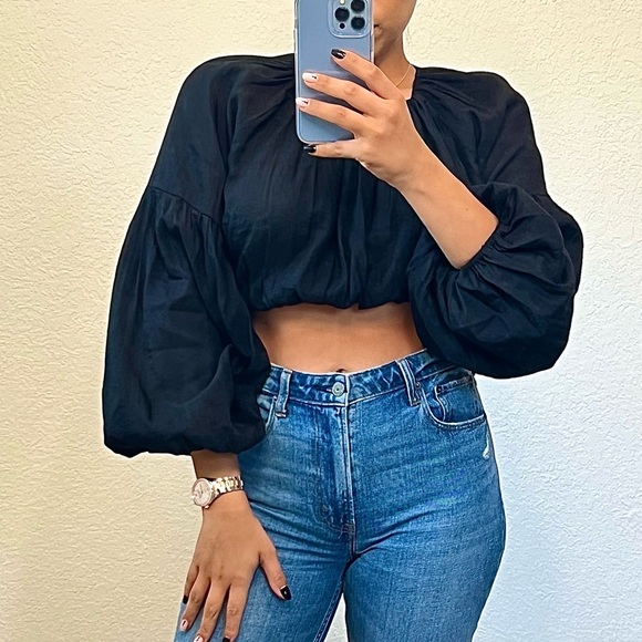 Puff Sleeve Crop Top - Picture 2 of 3